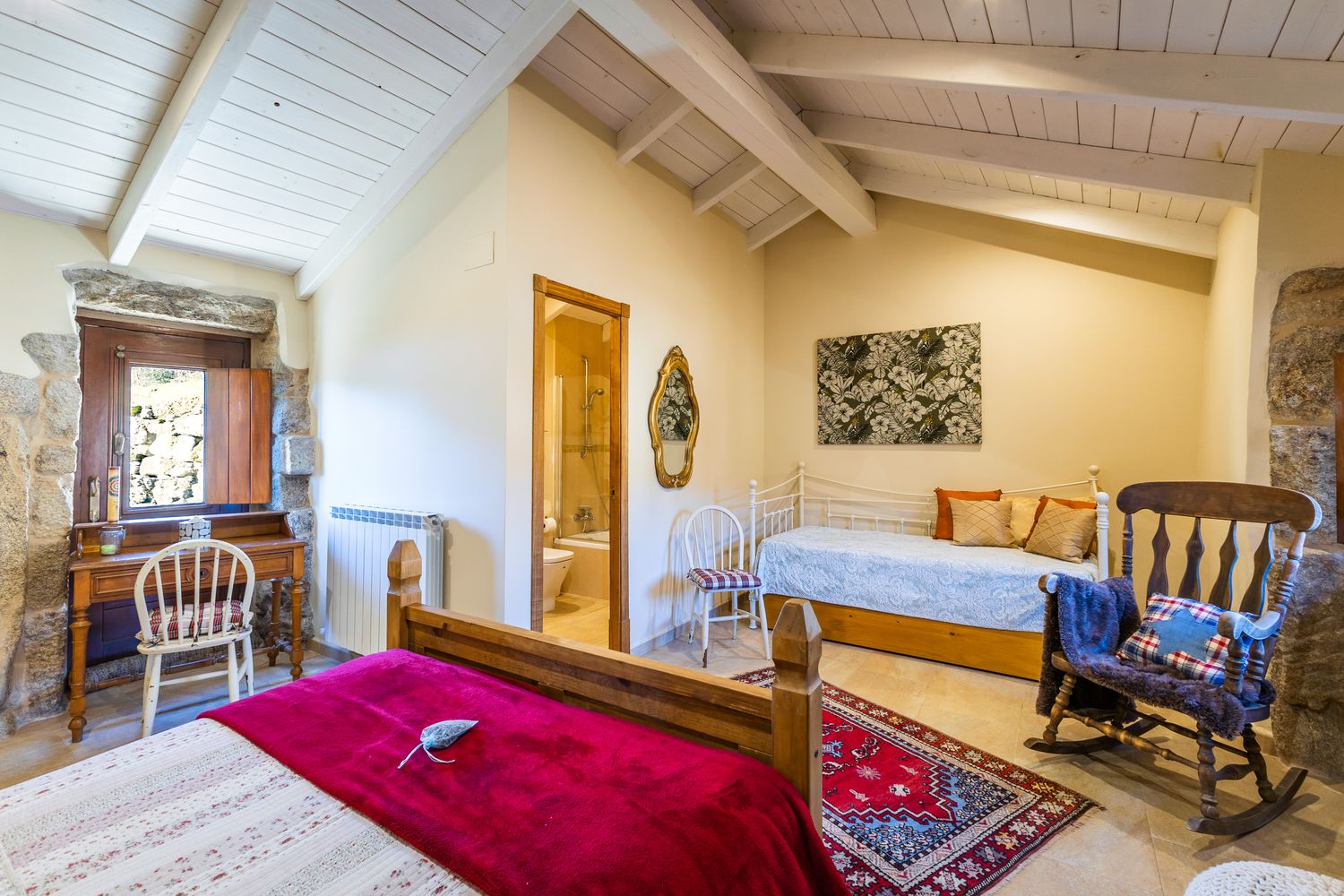 All bedrooms have en suite facilities